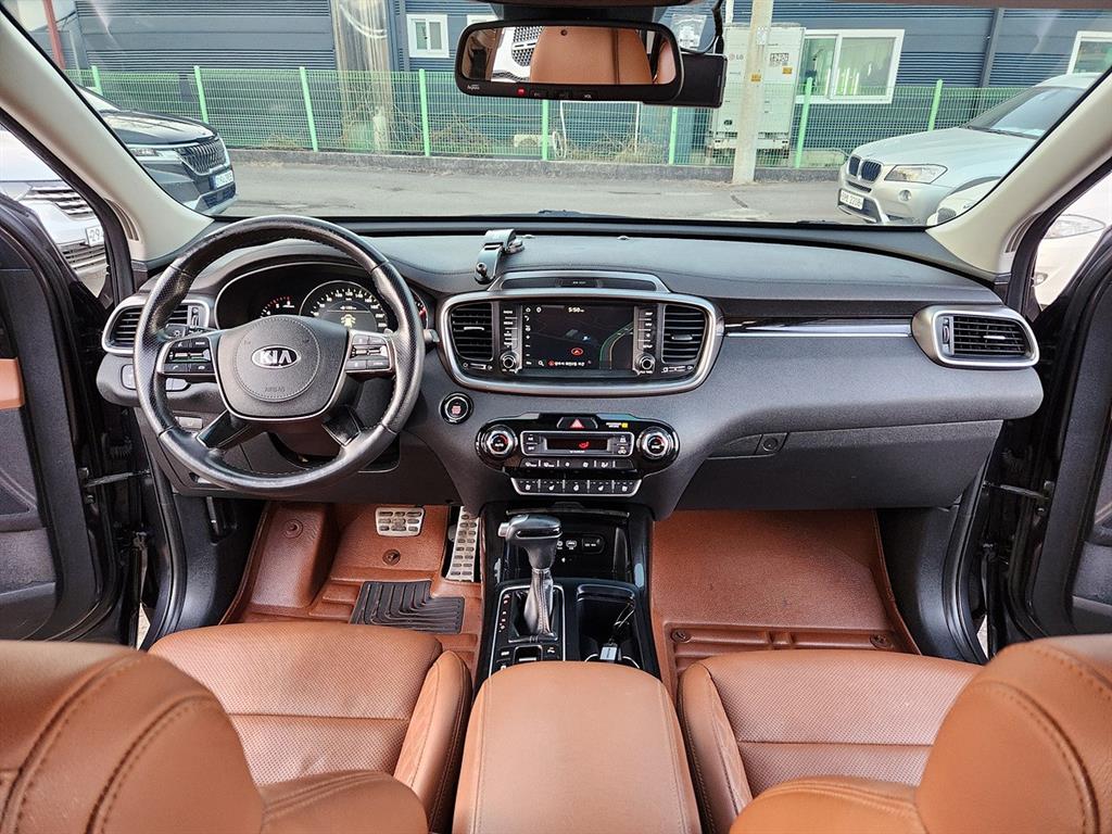KIA Sorento - Vista 8