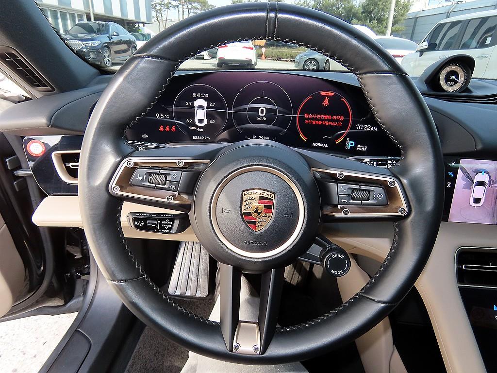 Porsche Taycan - Vista 8