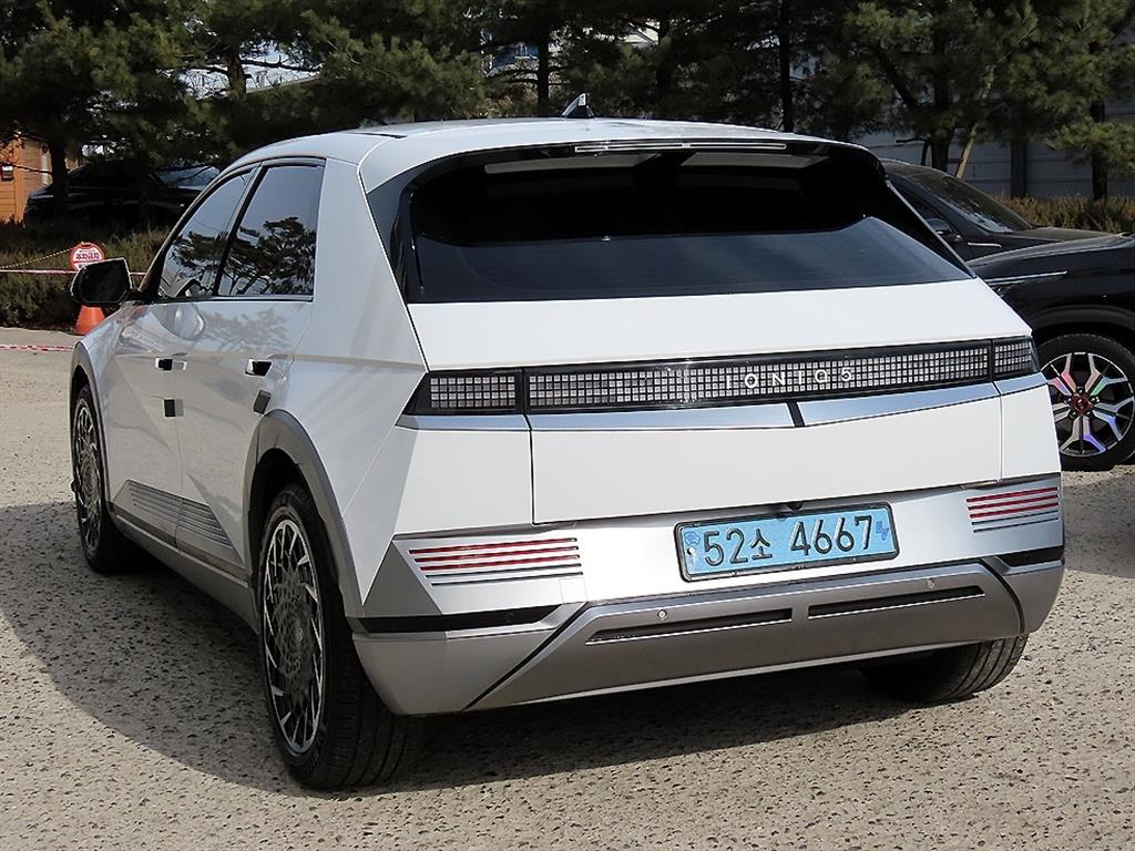 HYUNDAI Ioniq 5 - Vista 3