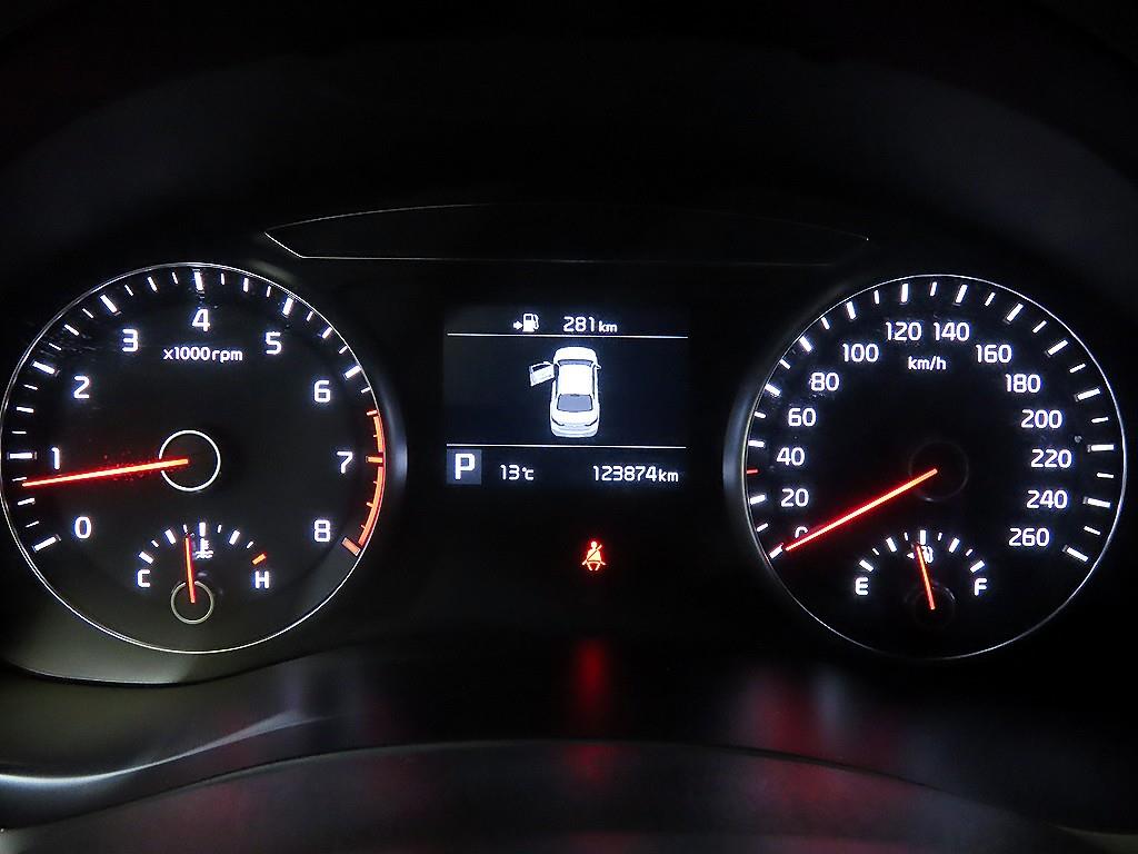 KIA K7 - Vista 9
