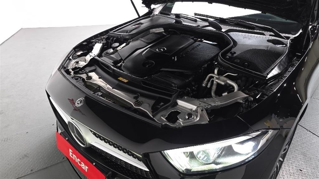 Mercedes Benz CLS Class - Vista 6