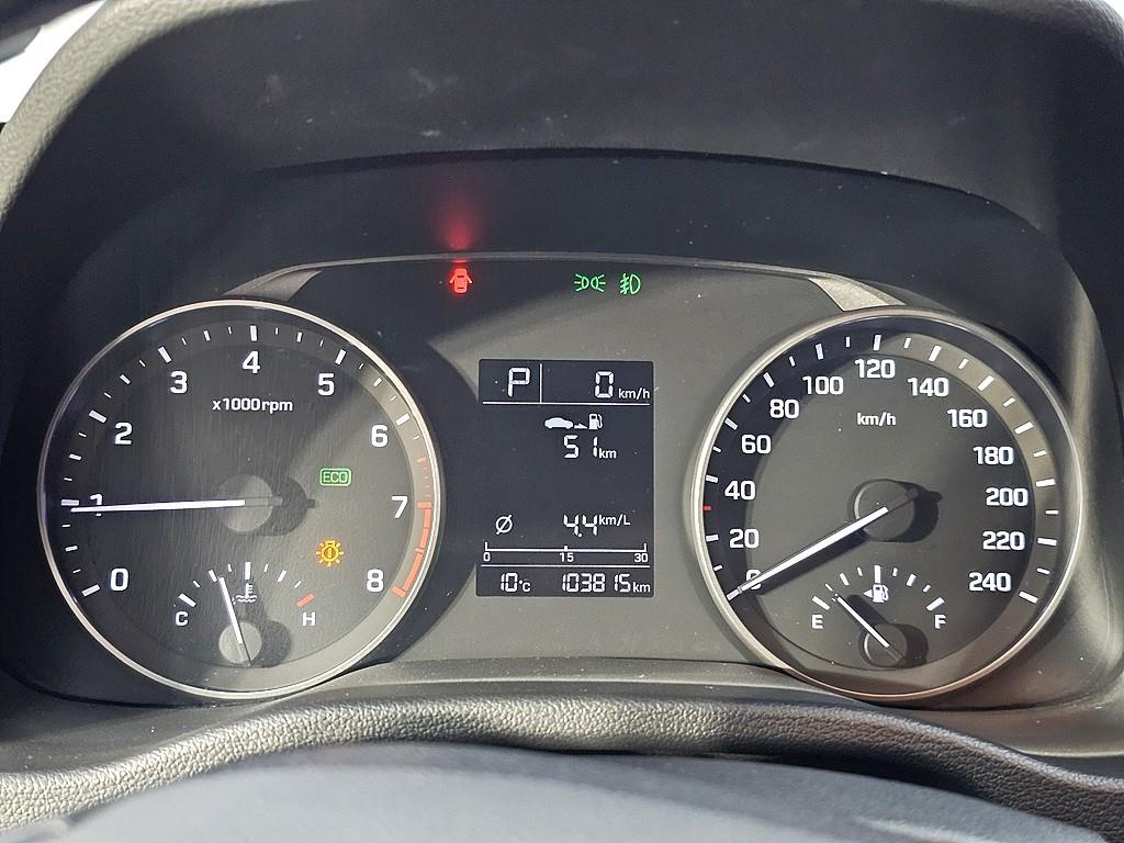 HYUNDAI Avante - Vista 7