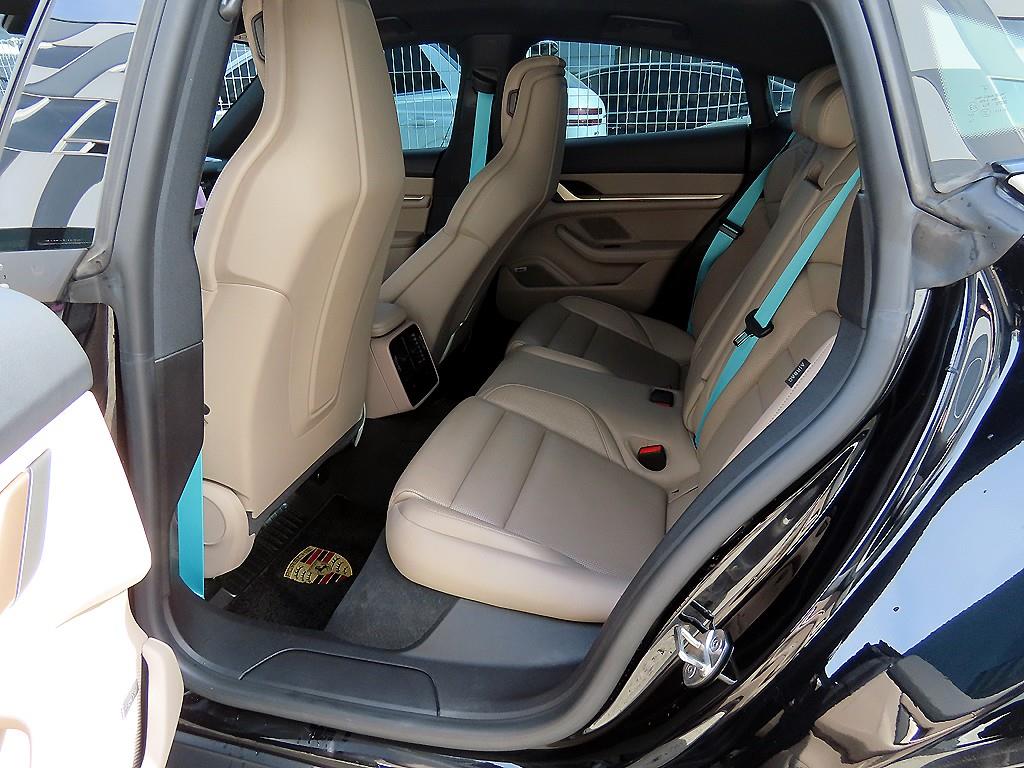 Porsche Taycan - Vista 6