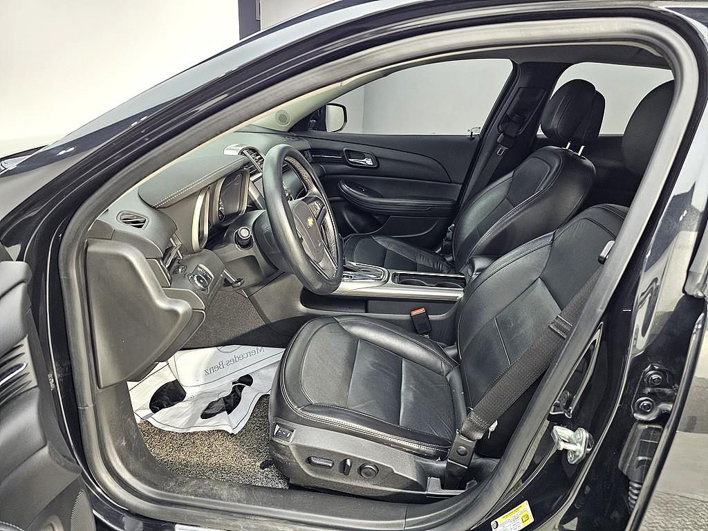 Chevrolet Malibu - Vista 11