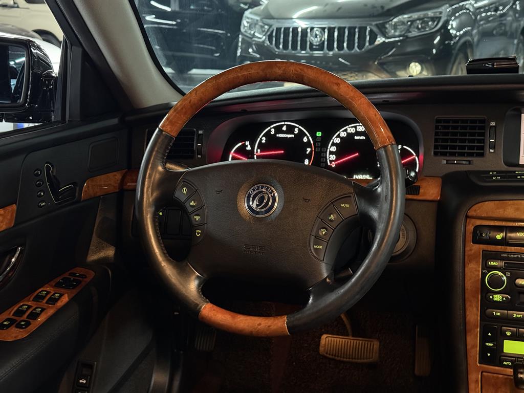 KIA Opirus - Vista 8