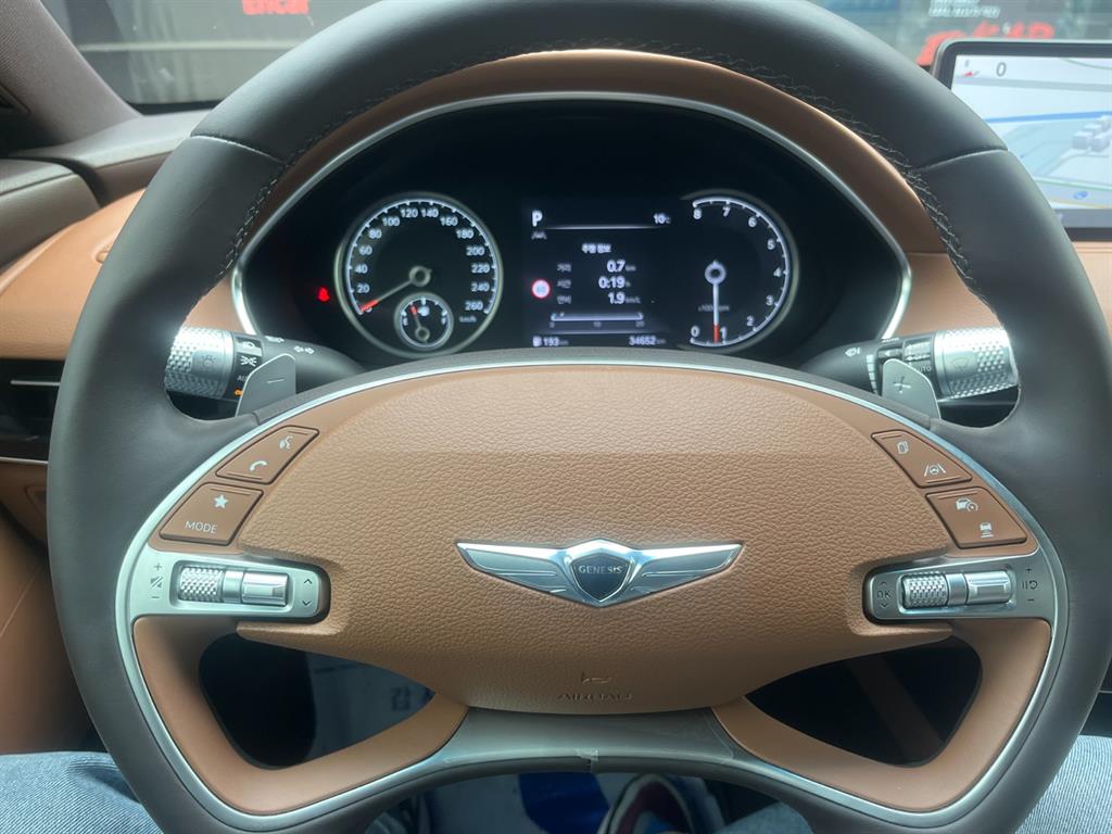 Genesis G80 - Vista 10