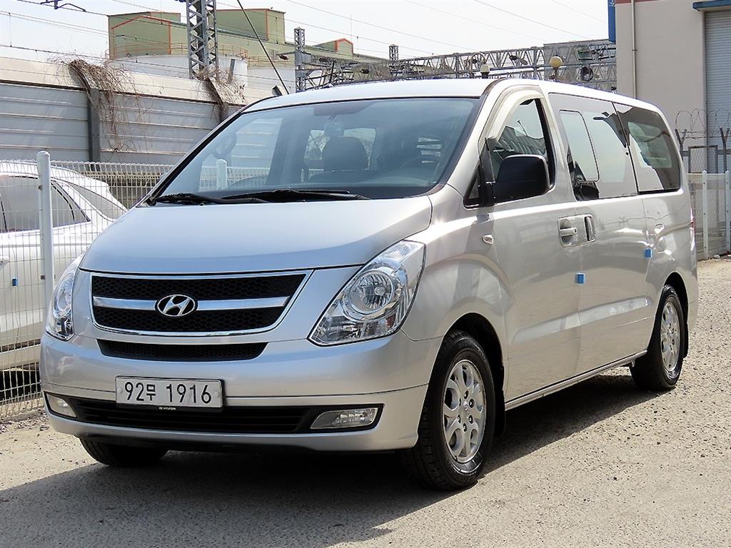 HYUNDAI Starex - Vista 2