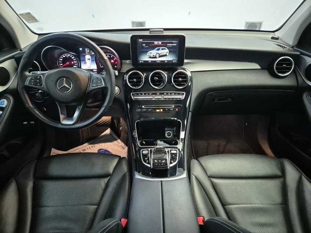 Mercedes Benz GLC Class - Vista 7