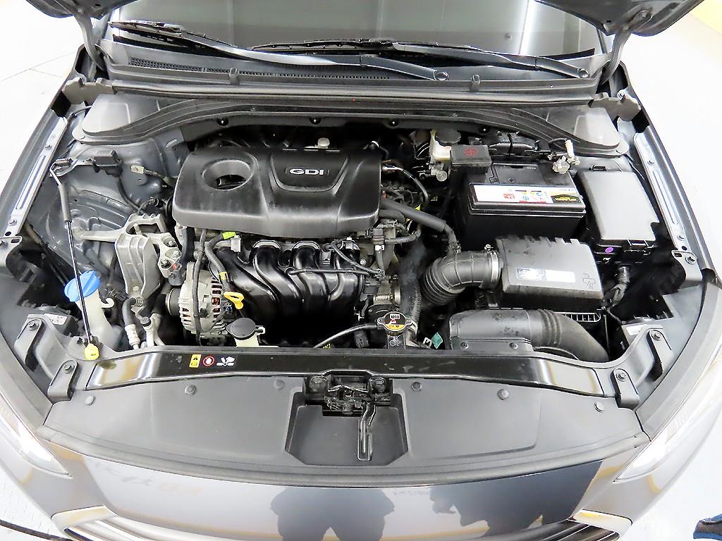 HYUNDAI Avante 2017 Gris - Importación desde Corea - HF Imports Iquique - Foto 18