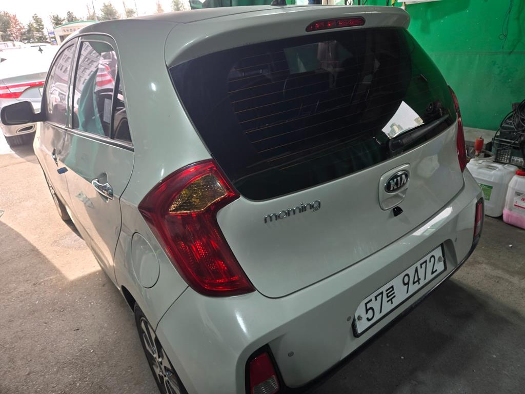 KIA Morning - Vista 4