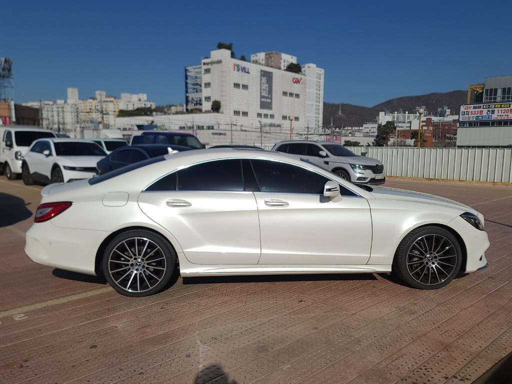 Mercedes Benz CLS Class - Vista 3