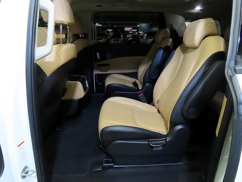 KIA Carnival - Vista 7