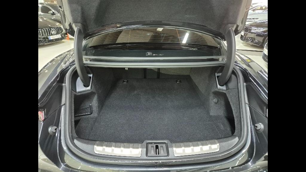 Porsche Taycan - Vista 5