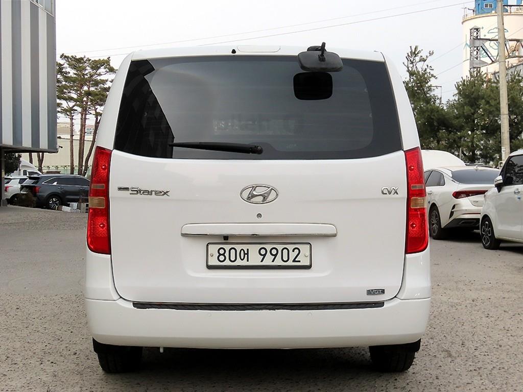 HYUNDAI Starex - Vista 4