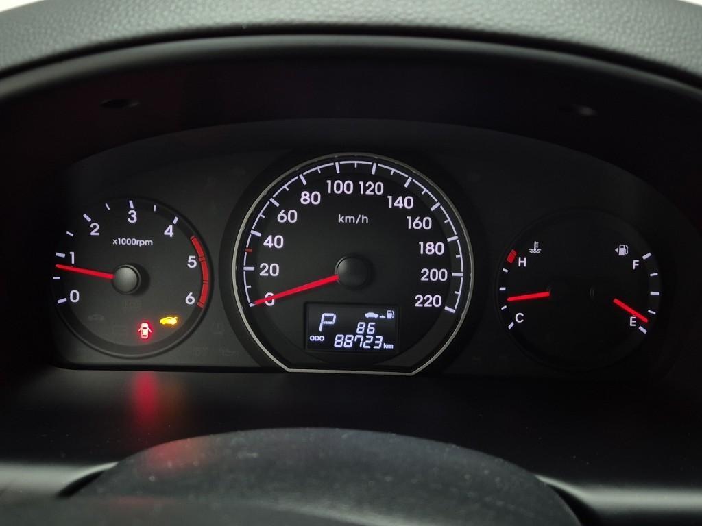 HYUNDAI Starex - Vista 5