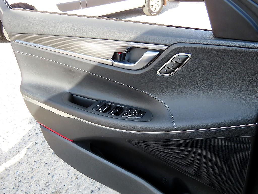 HYUNDAI Grandeur - Vista 11