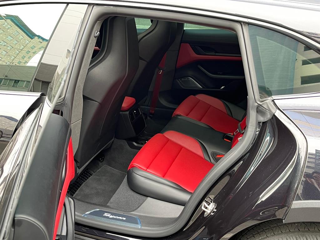 Porsche Taycan 2025 Negro - Importación desde Corea - HF Imports Iquique - Foto 16