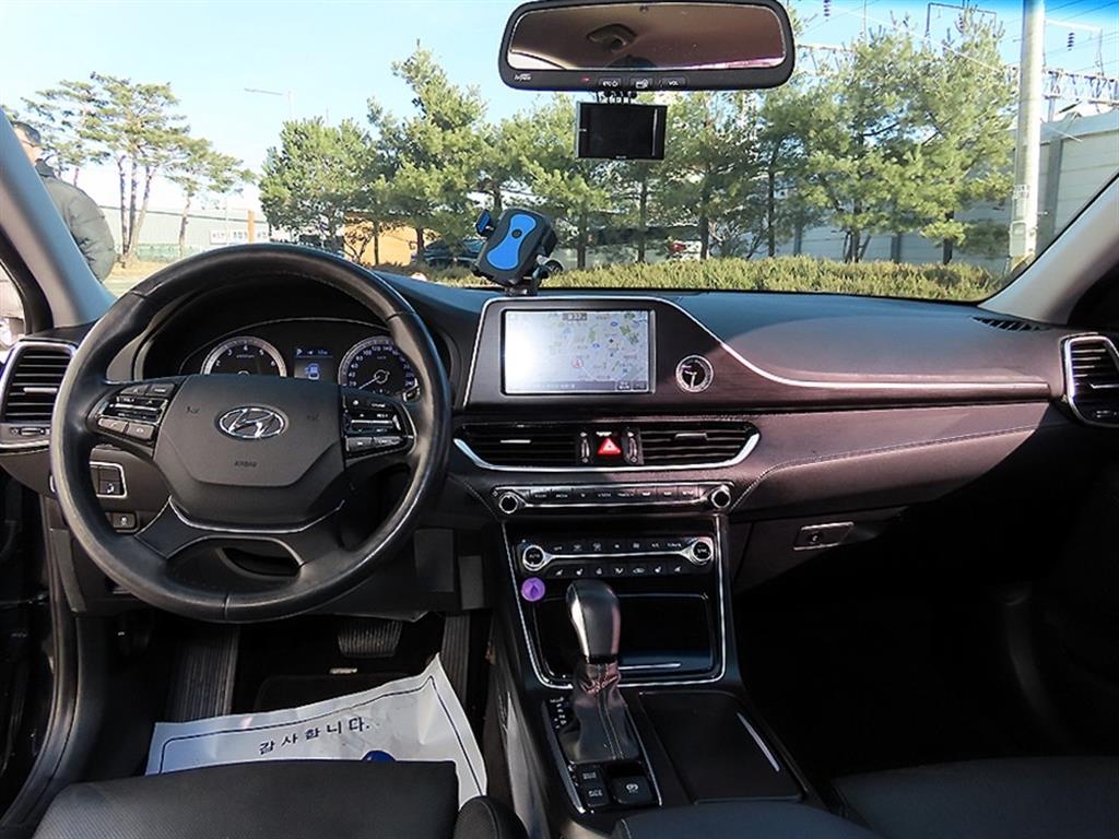 HYUNDAI Grandeur - Vista 7