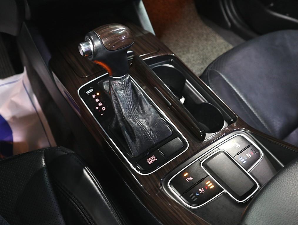 KIA K7 2016 Negro - Importación desde Corea - HF Imports Iquique - Foto 15