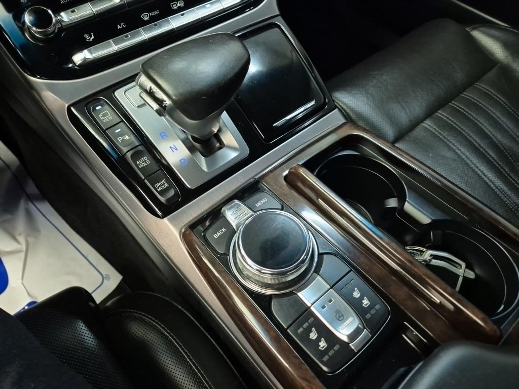 Genesis EQ900 - Vista 8