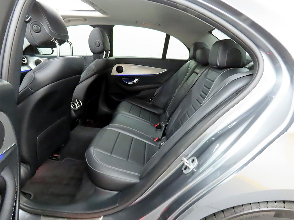 Mercedes Benz E class - Vista 6