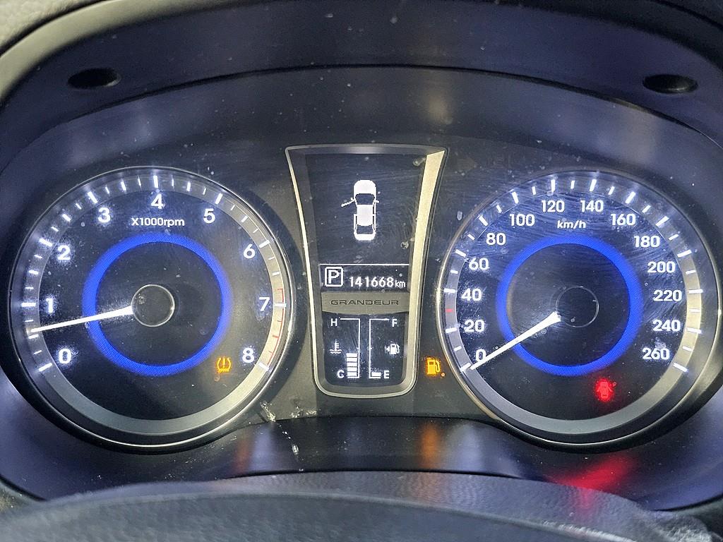 HYUNDAI Grandeur - Vista 7