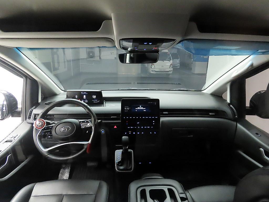 HYUNDAI Staria - Vista 8