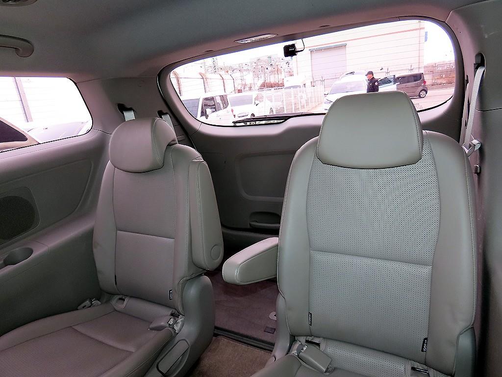 KIA Carnival - Vista 7