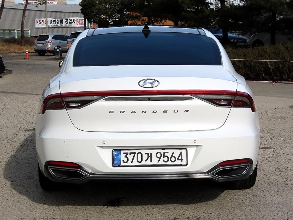 HYUNDAI Grandeur - Vista 4