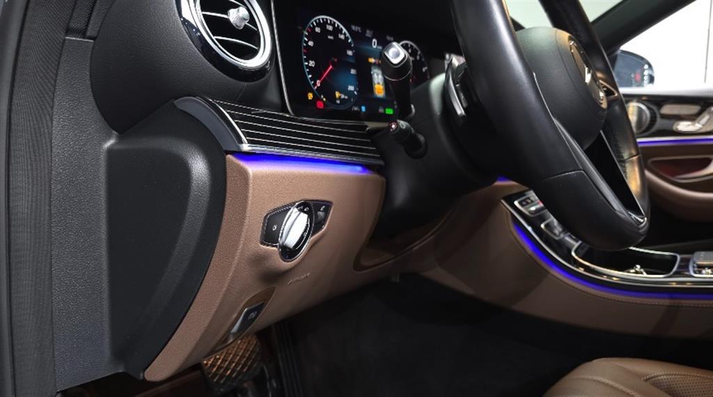 Mercedes Benz E class - Vista 8