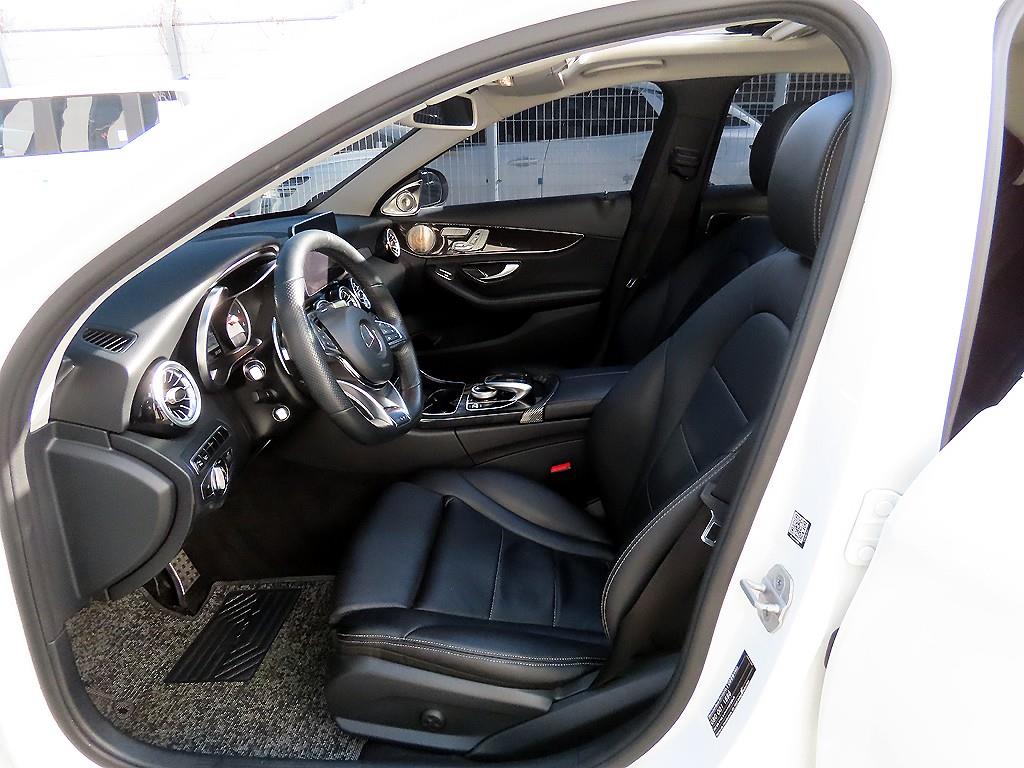 Mercedes Benz C Class - Vista 5