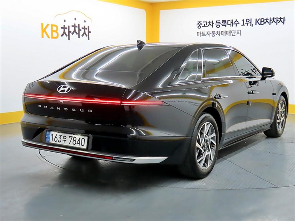 HYUNDAI Grandeur - Vista 4