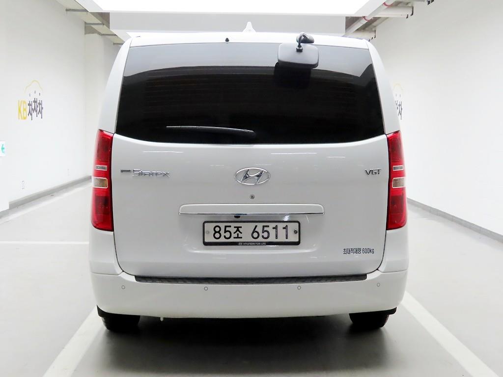 HYUNDAI Starex - Vista 3