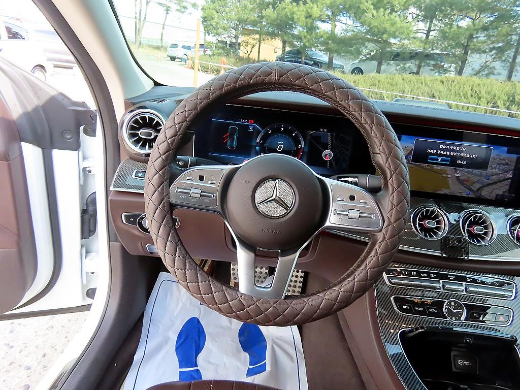 Mercedes Benz CLS Class - Vista 8