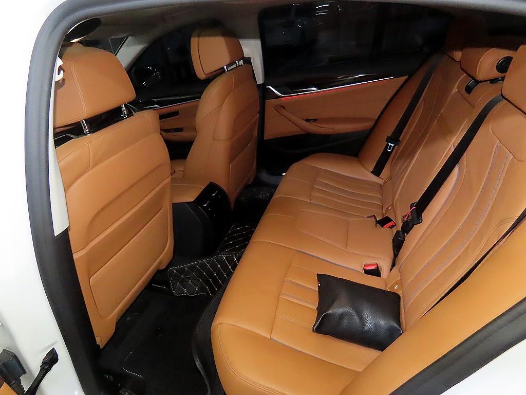 BMW 5 Series - Vista 7