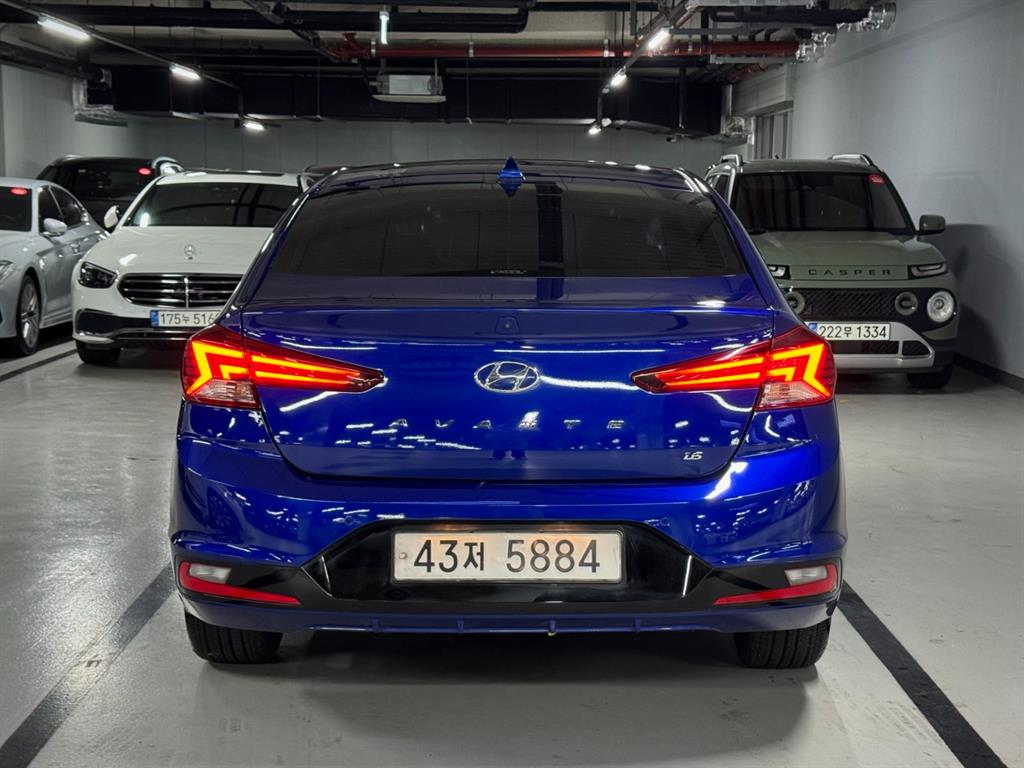 HYUNDAI Avante - Vista 4