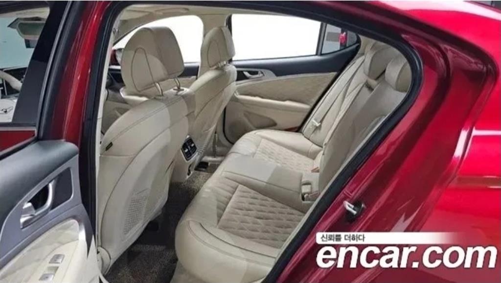 Genesis G70 - Vista 12