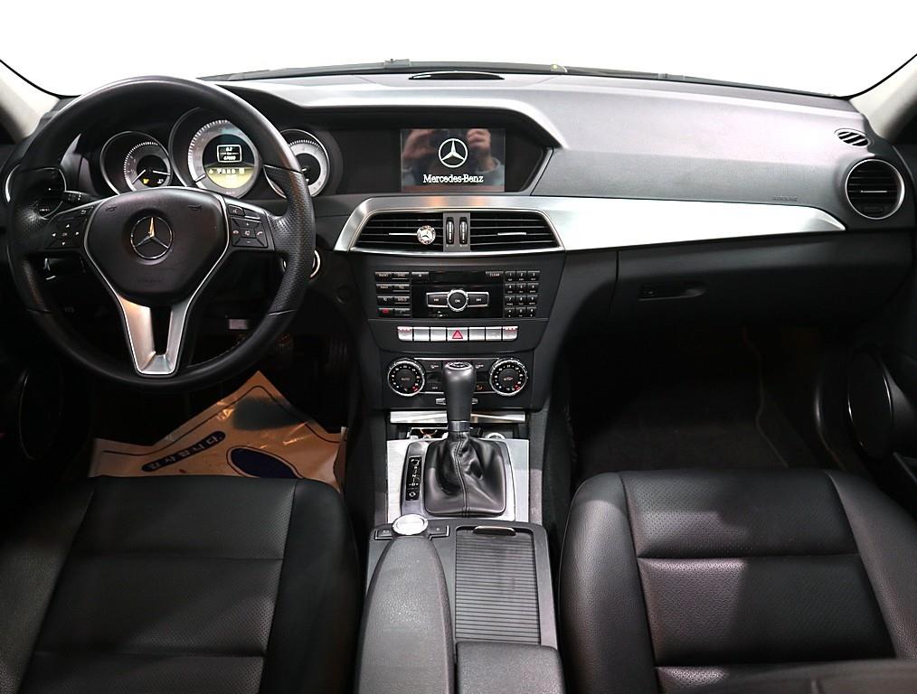 Mercedes Benz C Class - Vista 5