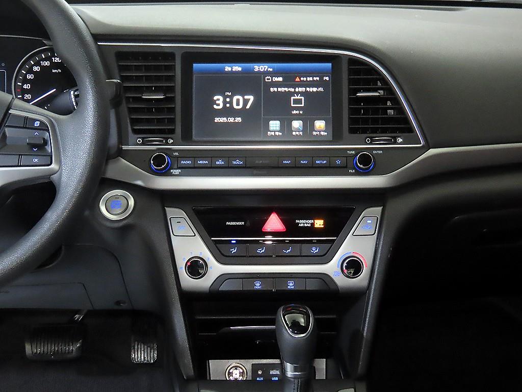 HYUNDAI Avante - Vista 11