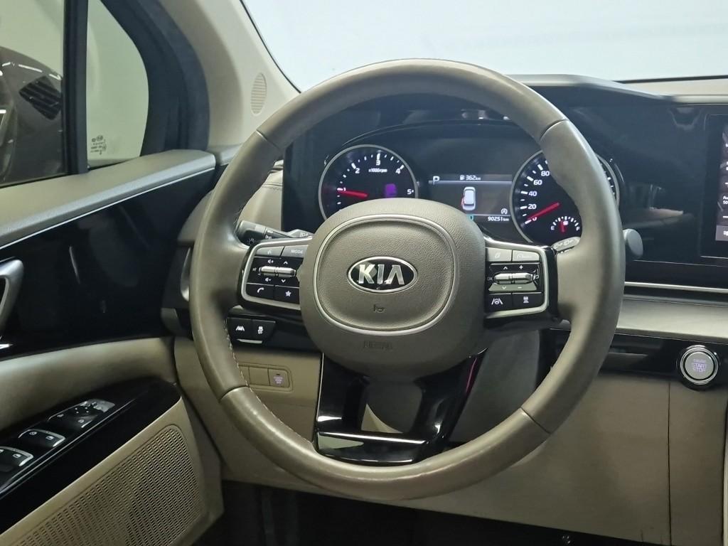 KIA Carnival - Vista 9
