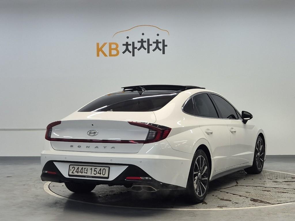 HYUNDAI Sonata - Vista 4