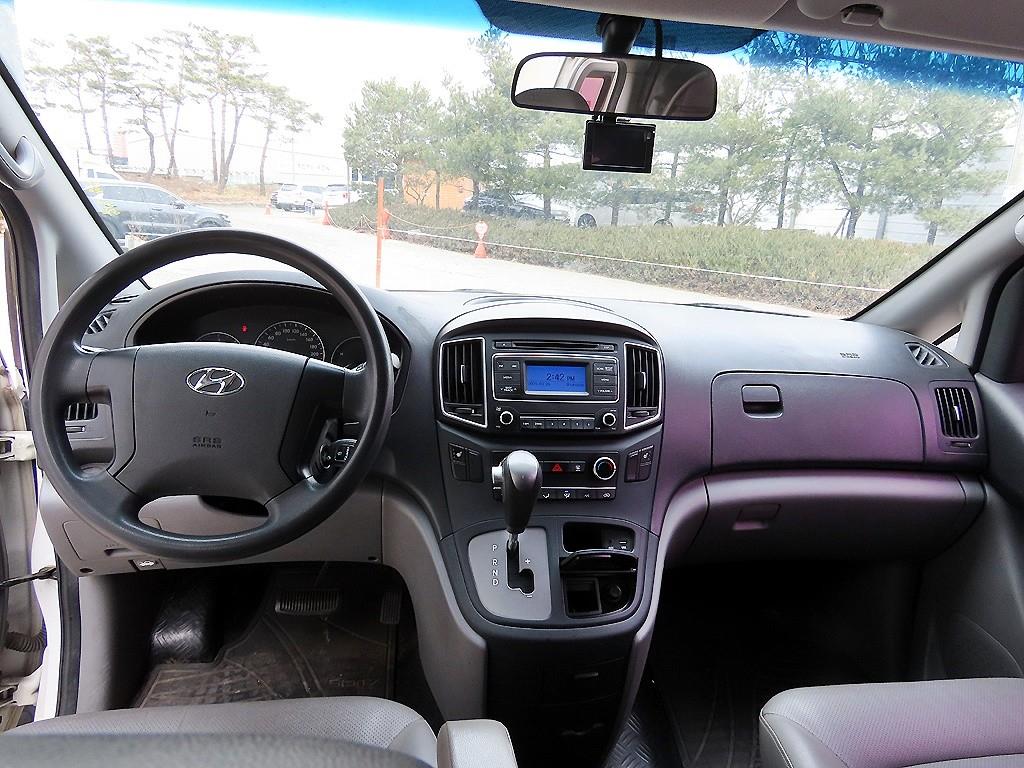 HYUNDAI Starex - Vista 7