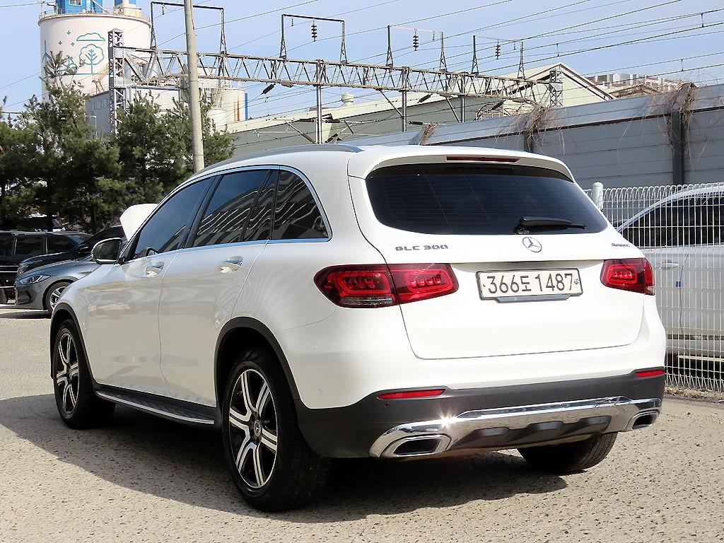 Mercedes Benz GLC Class - Vista 3