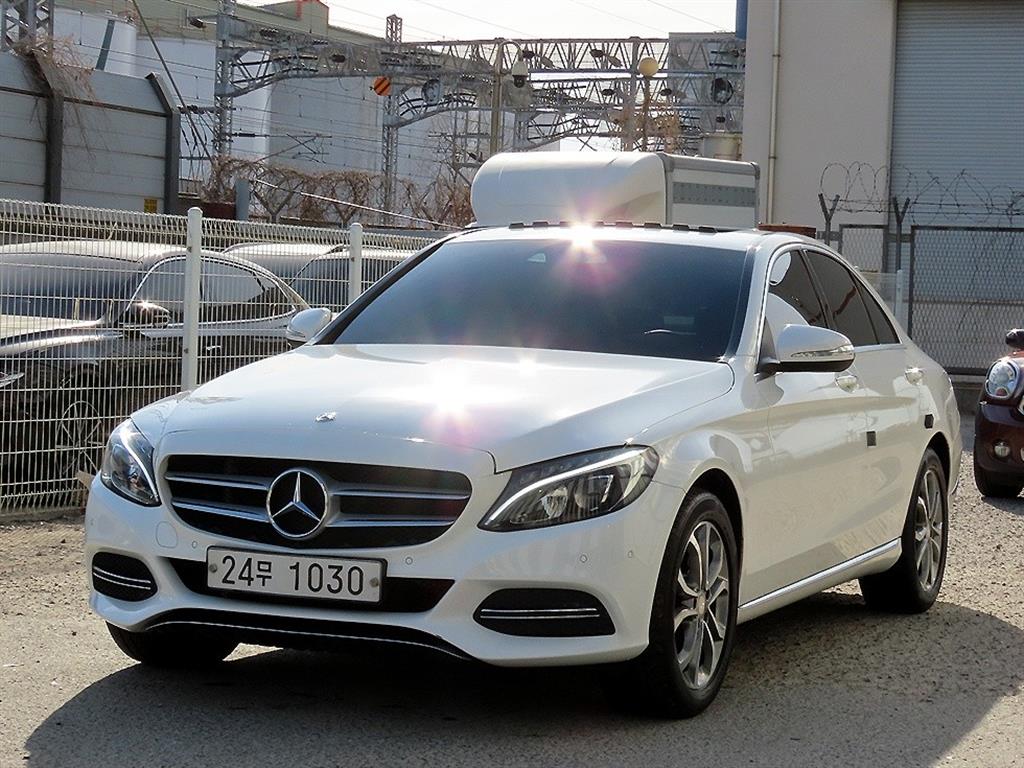 Mercedes Benz C Class - Vista 2