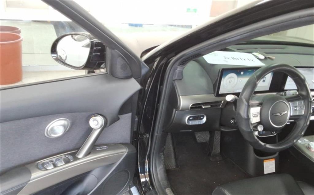 Genesis GV60 - Vista 12