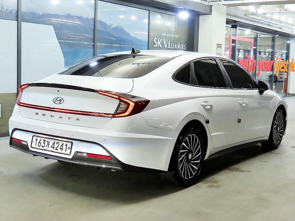 HYUNDAI Sonata - Vista 4