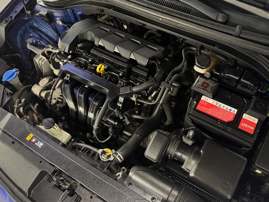 HYUNDAI Avante - Vista 5