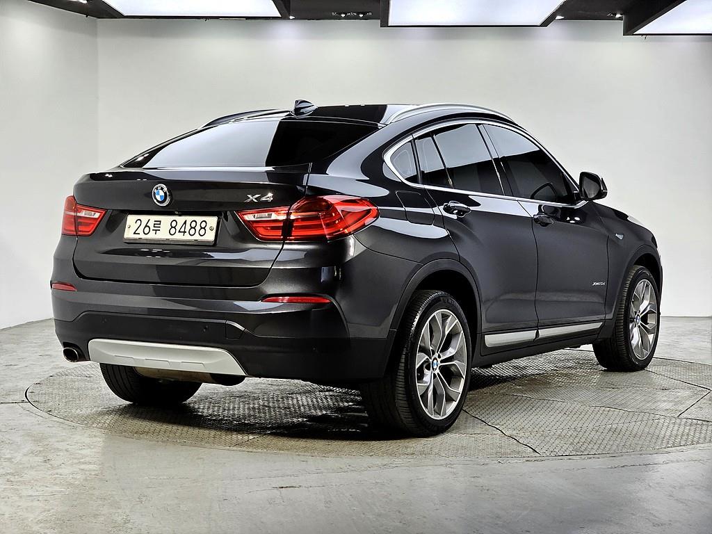 BMW X4 - Vista 4