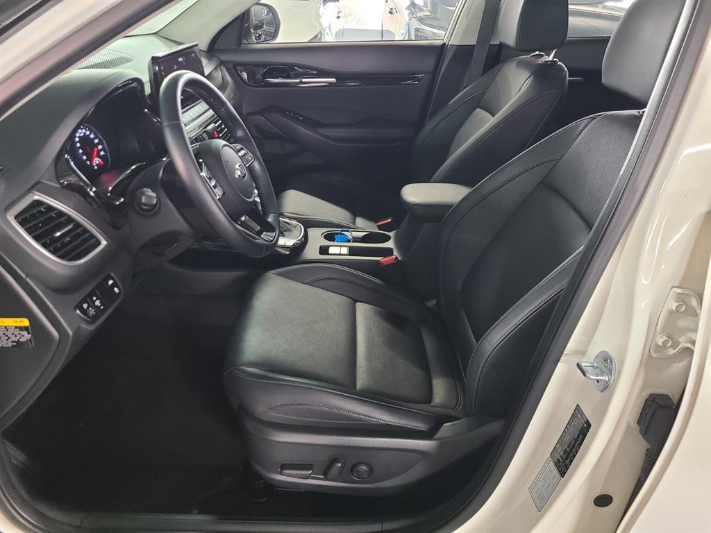 KIA Seltos - Vista 9