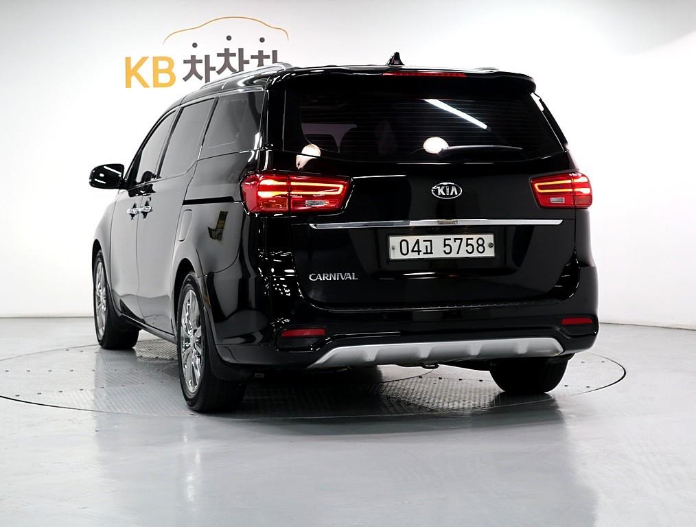KIA Carnival 2019 Negro - Importación desde Corea - HF Imports Iquique - Foto 1